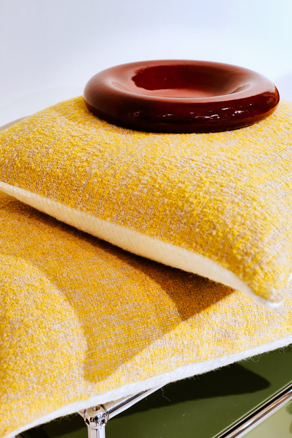 Image Coussin Accessoires Carré • Primaire - Ocre